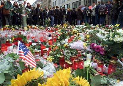 911day photograph memory collection compiled by MrShortcut from around the world, in remembrance of the attack on America September 11th, 2001